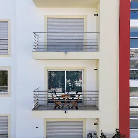 Medronheira - 1a By Hellovacations *