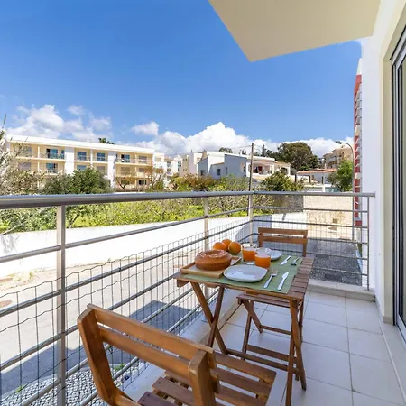 Apartment Medronheira - 1a By Hellovacations