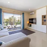 Апартаменты Medronheira - 1a By Hellovacations